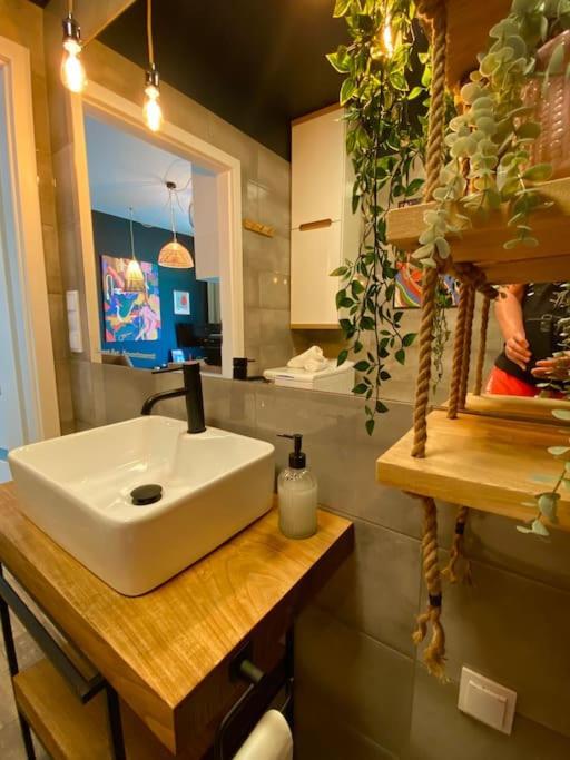 Smart Art :) Z Bezplatnym Parkingiem Podziemnym Apartment Kielce Ngoại thất bức ảnh